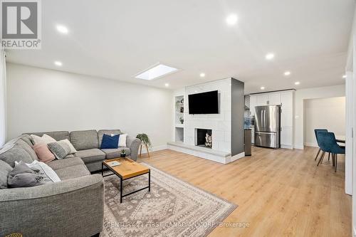 905 Wellingsboro Road E, London, ON - Indoor With Fireplace