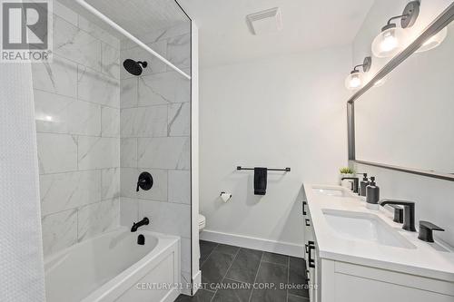 905 Wellingsboro Road E, London, ON - Indoor Photo Showing Bathroom