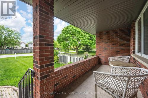 905 Wellingsboro Road E, London, ON - Outdoor With Deck Patio Veranda With Exterior