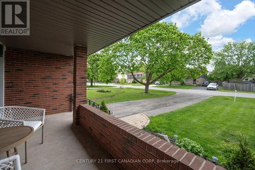 905 Wellingsboro Road E, London, ON - Outdoor With Exterior