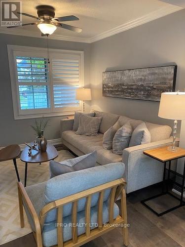116 Eaton Street, Halton Hills, ON - Indoor Photo Showing Living Room
