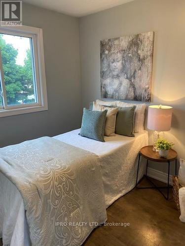 116 Eaton Street, Halton Hills, ON - Indoor Photo Showing Bedroom