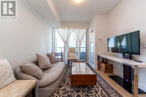 2614 - 30 Shore Breeze Drive, Toronto, ON - Indoor Photo Showing Living Room