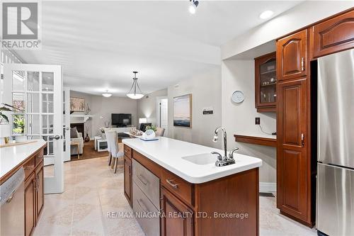 7103 Burbank Crescent, Niagara Falls, ON - Indoor Photo Showing Kitchen