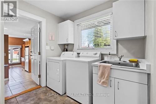 7103 Burbank Crescent, Niagara Falls, ON - Indoor Photo Showing Laundry Room