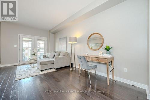 37 Nisbet Boulevard, Hamilton, ON - Indoor Photo Showing Living Room