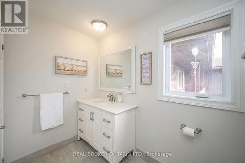 61041 Regional Rd 27, Port Colborne, ON - Indoor Photo Showing Bathroom