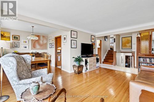 66 Prince Charles Drive, St. Catharines, ON - Indoor Photo Showing Living Room
