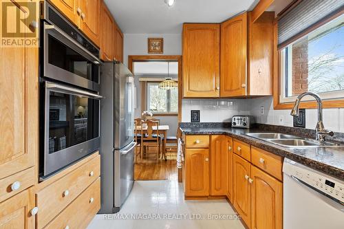 66 Prince Charles Drive, St. Catharines, ON - Indoor Photo Showing Kitchen With Double Sink