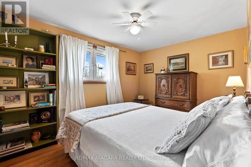 66 Prince Charles Drive, St. Catharines, ON - Indoor Photo Showing Bedroom