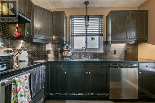 1448 Mickleborough Drive, London, ON - Indoor Photo Showing Kitchen With Double Sink With Upgraded Kitchen
