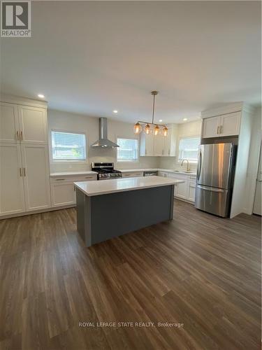Upper - 176 Queensdale Avenue E, Hamilton, ON - Indoor Photo Showing Kitchen