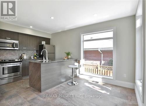 20 Beaucourt Road, Hamilton, ON - Indoor Photo Showing Kitchen