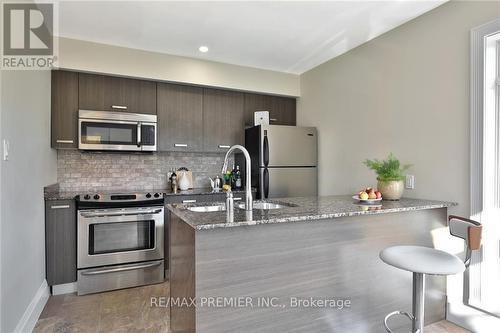 20 Beaucourt Road, Hamilton, ON - Indoor Photo Showing Kitchen With Upgraded Kitchen