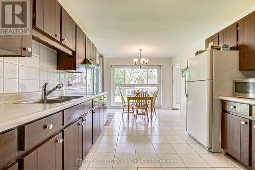 696 Butler Ave, London, ON - Indoor Photo Showing Kitchen With Double Sink