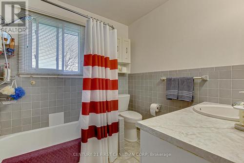 696 Butler Ave, London, ON - Indoor Photo Showing Bathroom