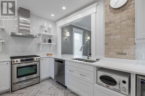 319 Hyman Street, London, ON - Indoor Photo Showing Kitchen With Double Sink