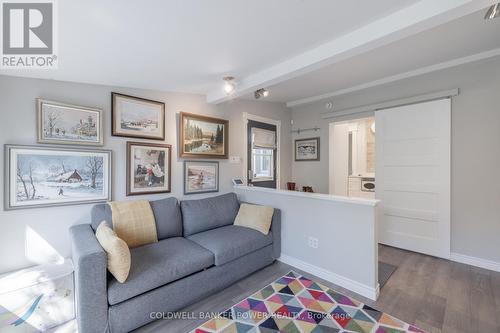 319 Hyman Street, London, ON - Indoor Photo Showing Living Room