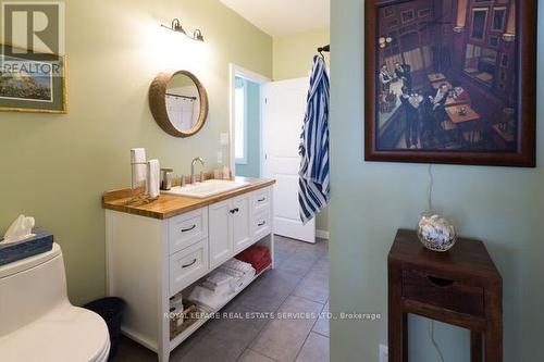 1133 Moon River Road, Muskoka Lakes, ON - Indoor Photo Showing Bathroom