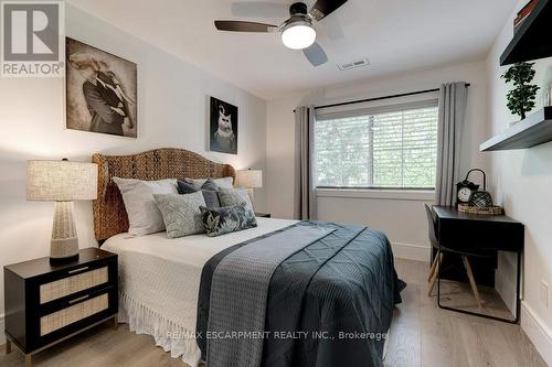 3117 Centennial Drive, Burlington, ON - Indoor Photo Showing Bedroom