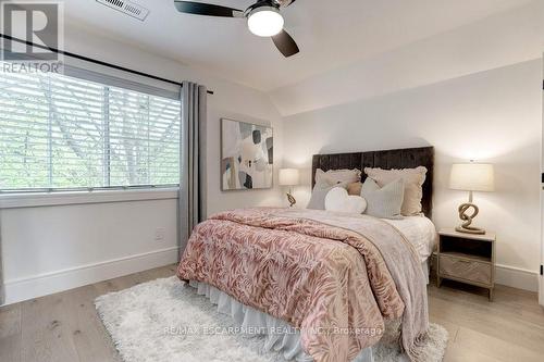 3117 Centennial Drive, Burlington, ON - Indoor Photo Showing Bedroom