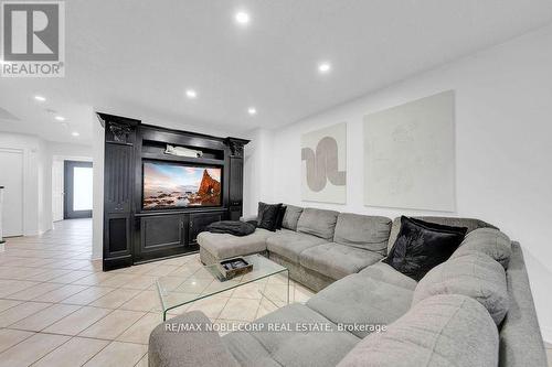5 Manorwood Court, Caledon, ON - Indoor Photo Showing Living Room
