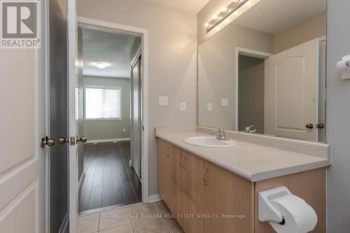 2366 Sutton Drive, Burlington, ON - Indoor Photo Showing Bathroom