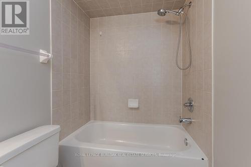 2366 Sutton Drive, Burlington, ON - Indoor Photo Showing Bathroom
