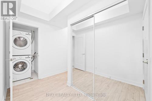 3905 - 70 Annie Craig Drive, Toronto, ON - Indoor Photo Showing Laundry Room