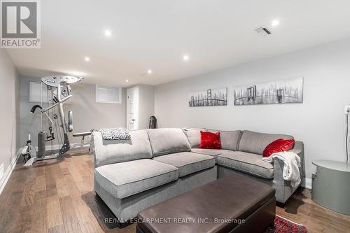 224 Weybourne Road, Oakville, ON - Indoor Photo Showing Living Room