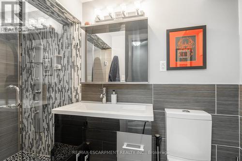 224 Weybourne Road, Oakville, ON - Indoor Photo Showing Bathroom