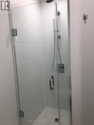 406 - 65 Annie Craig Drive, Toronto, ON - Indoor Photo Showing Bathroom