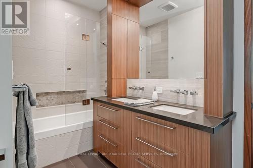 2052 Highview Drive, Burlington, ON - Indoor Photo Showing Bathroom