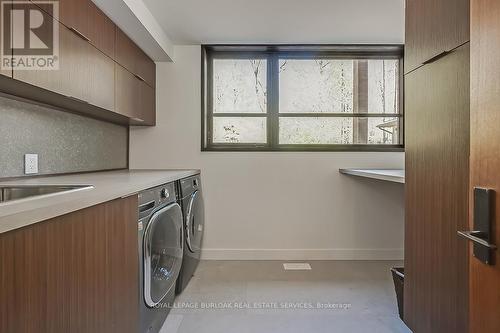 2052 Highview Dr, Burlington, ON - Indoor Photo Showing Laundry Room