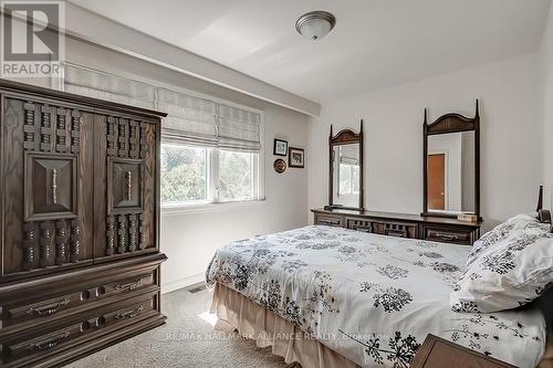 141 Woodhaven Park Drive, Oakville, ON - Indoor Photo Showing Bedroom