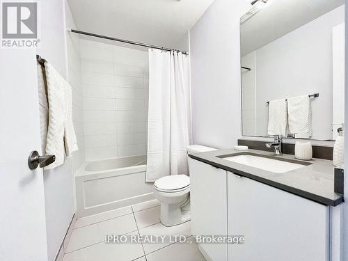 D-313 - 5220 Dundas Street, Burlington, ON - Indoor Photo Showing Bathroom