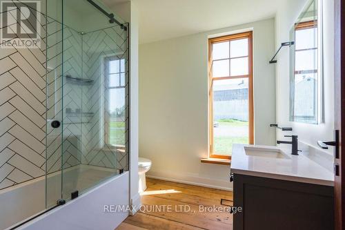 634 Bethel Road, Prince Edward County, ON - Indoor Photo Showing Bathroom