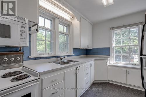 26 Park Avenue, Oakville, ON - Indoor Photo Showing Kitchen With Double Sink