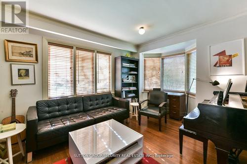 59 Indian Grove, Toronto, ON - Indoor Photo Showing Living Room