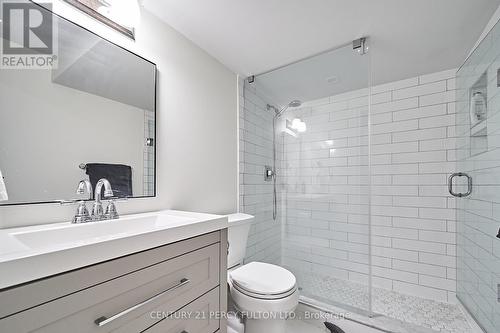 2413 Dress Circle Crescent, Oshawa, ON - Indoor Photo Showing Bathroom
