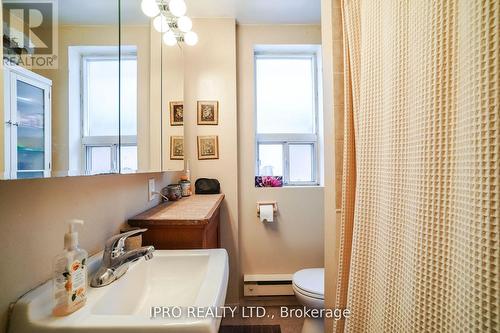28 Hurndale Avenue, Toronto, ON - Indoor Photo Showing Bathroom