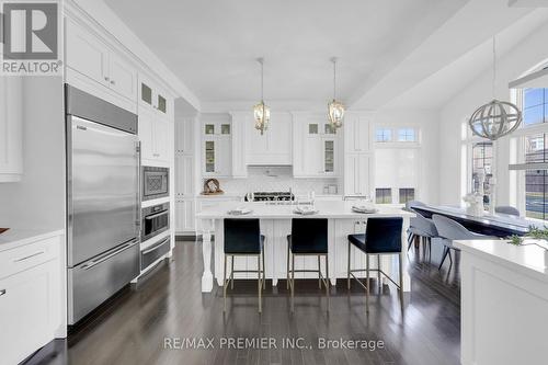 385 Poetry Drive, Vaughan, ON - Indoor Photo Showing Kitchen With Upgraded Kitchen