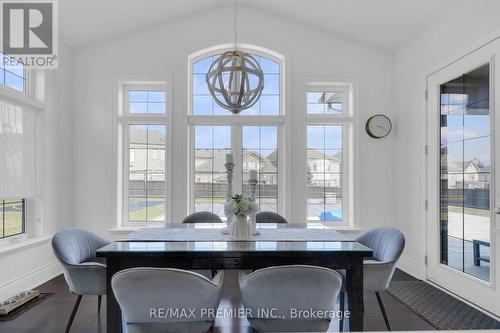 385 Poetry Drive, Vaughan, ON - Indoor Photo Showing Dining Room