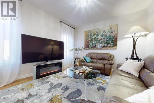 8 Golden Forest Road, Vaughan, ON - Indoor Photo Showing Living Room