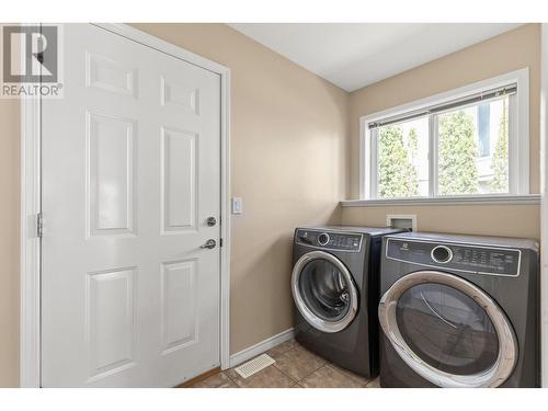 3513 Empire Place, West Kelowna, BC - Indoor Photo Showing Laundry Room