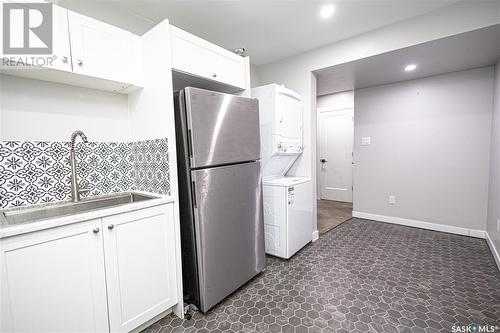 251 19Th Street W, Prince Albert, SK - Indoor Photo Showing Laundry Room