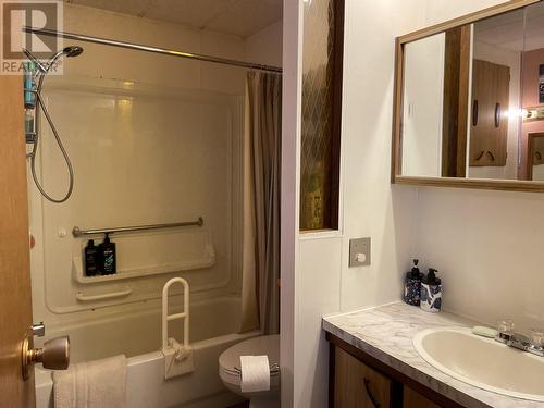 2660 20Th Avenue, Prince George, BC - Indoor Photo Showing Bathroom