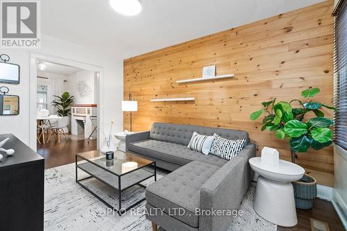 524 Lauder Avenue, Toronto, ON - Indoor Photo Showing Living Room