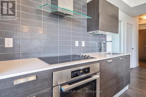 2208 - 11 Bogert Avenue, Toronto, ON - Indoor Photo Showing Kitchen