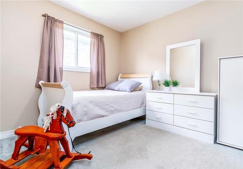 22 Hillcrest Road, Port Colborne, ON - Indoor Photo Showing Bedroom